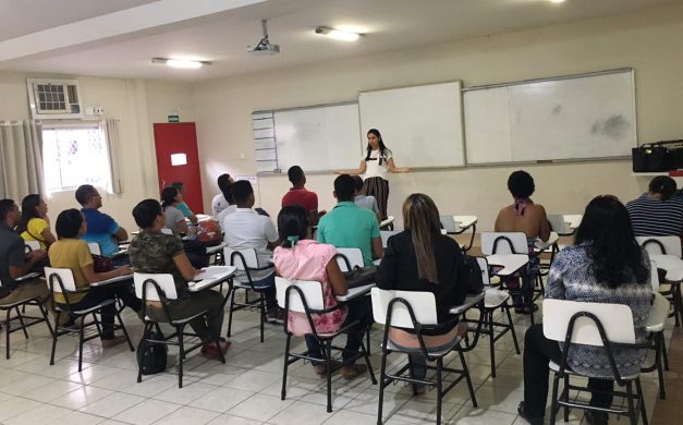 Gi na Feira de Empregabilidade de Recife